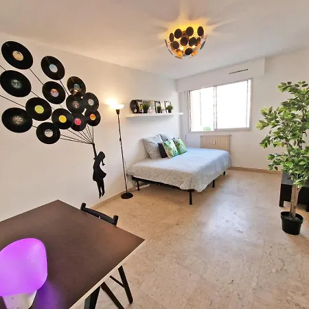 Gregbnb - Design 25m2 - Ascenseur - Wifi - 10min Gare شقة *