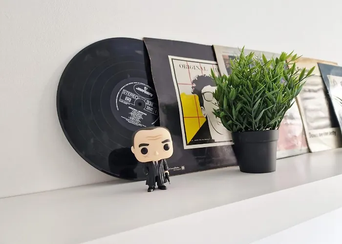 Gregbnb - Design 25m2 - Ascenseur - Wifi - 10min Gare アパート