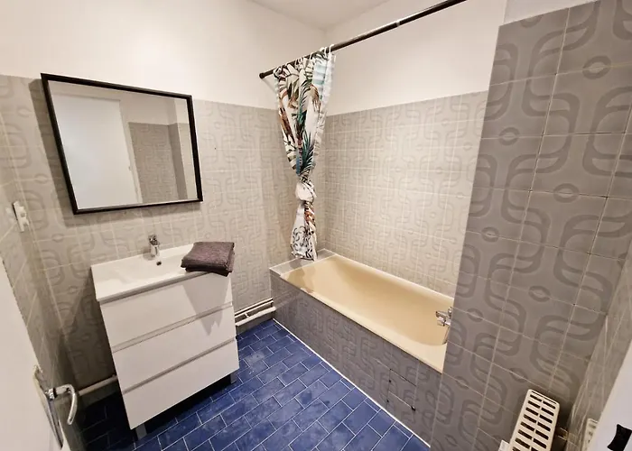 Gregbnb - Design 25m2 - Ascenseur - Wifi - 10min Gare アパート